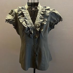 Loft‎ fitted button up top